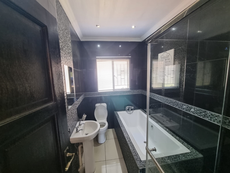 3 Bedroom Property for Sale in Waterval East North West